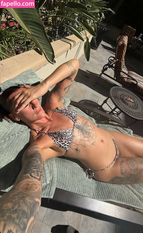 MsTattedbuckets schöne pornostar bilder