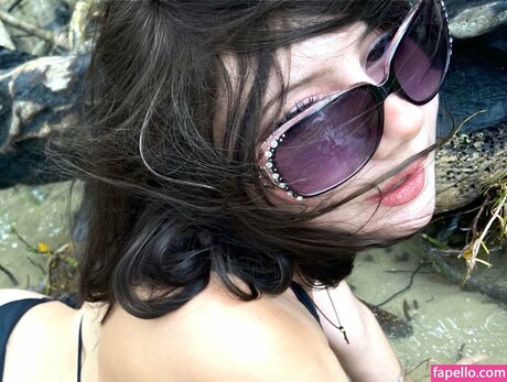 Trinity Manaj erotische exklusive galerien