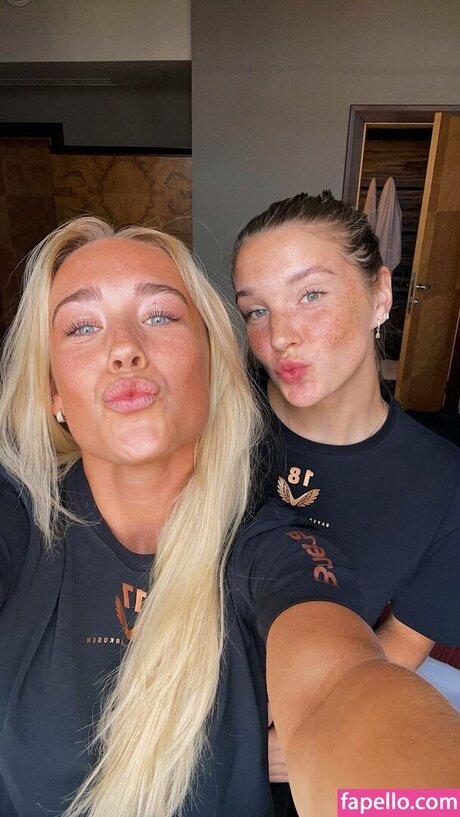 Julie Jorde erotische pornographische bild