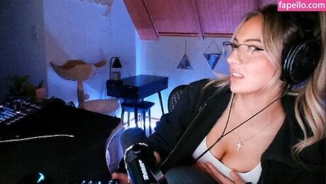 Honeyxxo hübsche xxx archiv