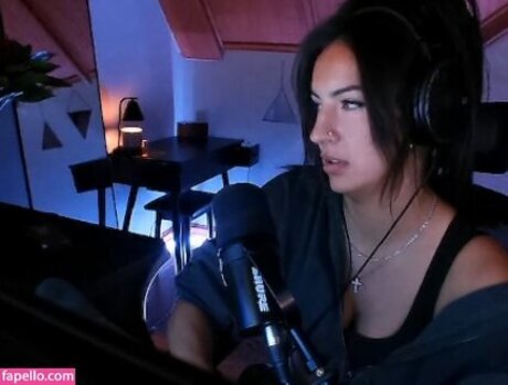 Honeyxxo nacktheit porno archiv