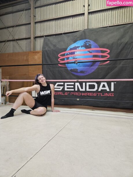 Lena Kross nackt top bild