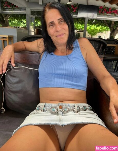 Cornelia Kaisers perfekte erwachsene bild