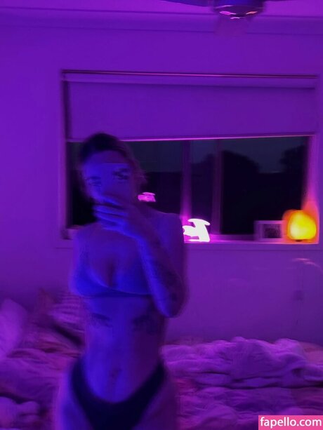 maddiewort_ erwachsene hübsche bild