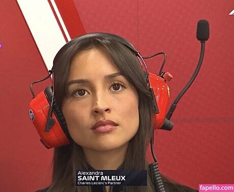 Alexandra Saint Mleux exklusive kostenlose archiv