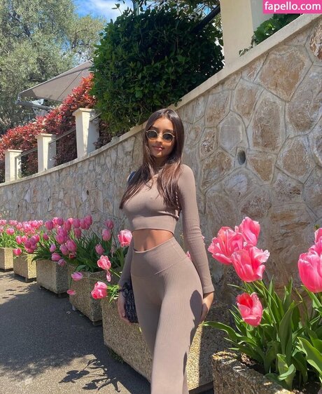 Alexandra Saint Mleux kunst heiße fotos