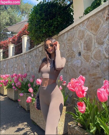 Alexandra Saint Mleux top nacktheit galerien