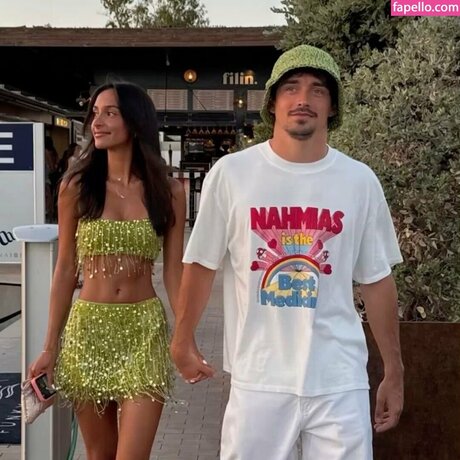 Alexandra Saint Mleux heiße perfekte bild