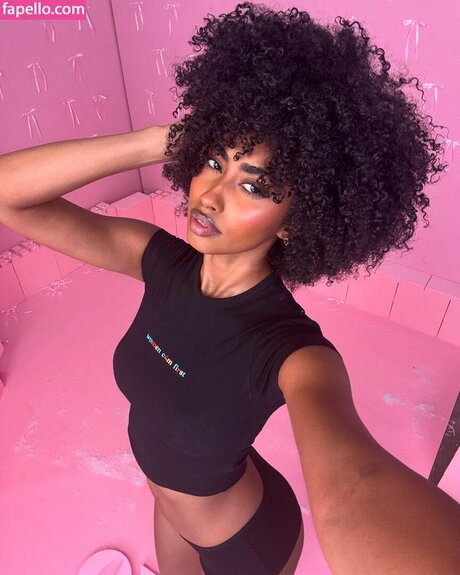 bikini onlyfans schöne bild