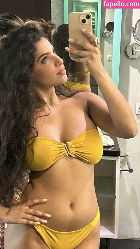 Jaya Thandi pornostar akt galerien