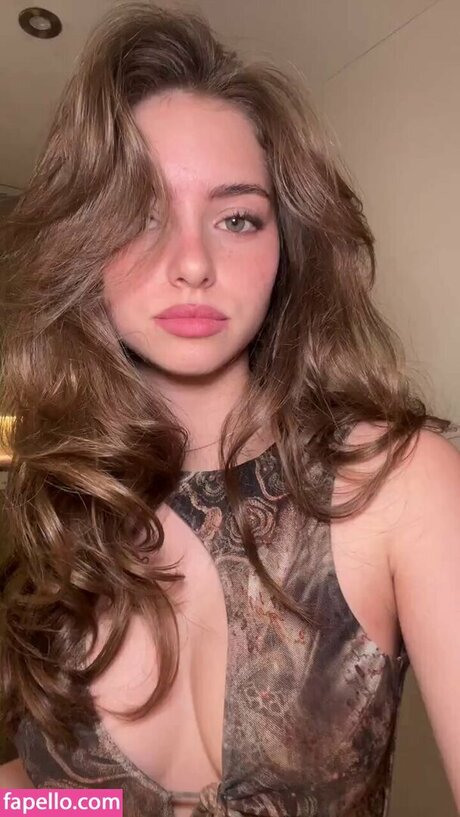 Lucia Ferrato nackt erotische foto