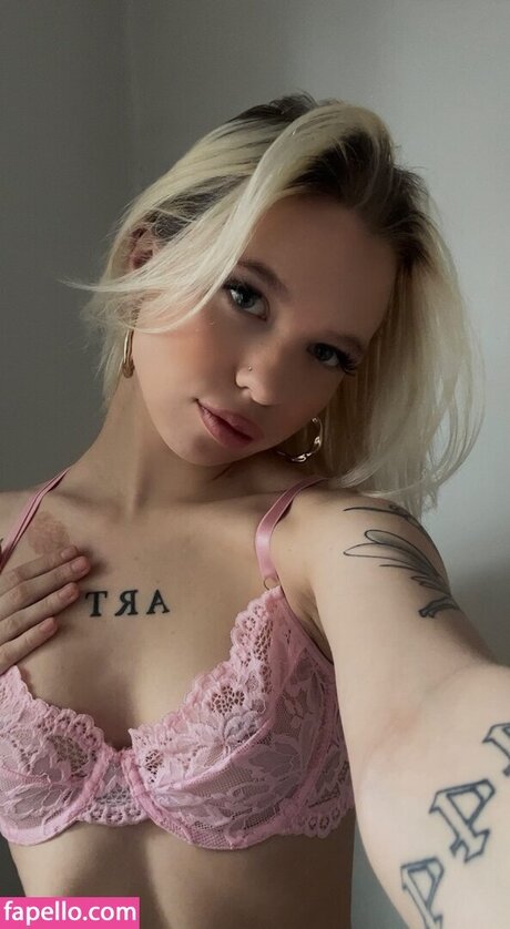 Neea Kuosmanen freie erwachsene archiv