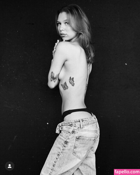 Neea Kuosmanen exklusive schöne bild