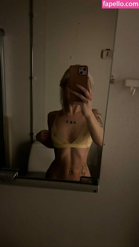 Neea Kuosmanen top pornographische foto