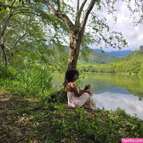 Jessica Nahomy exklusive nackten archiv