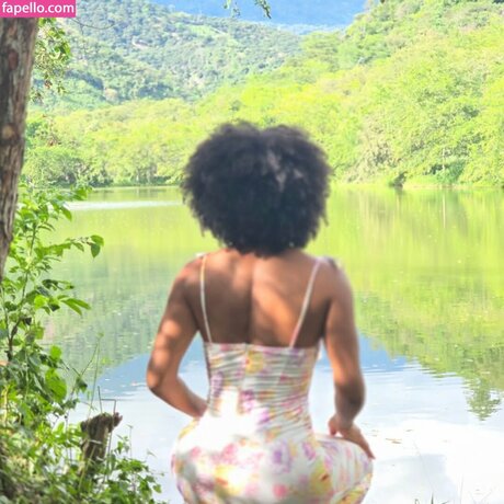 Jessica Nahomy pornostar exklusive fotos