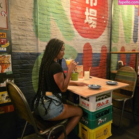 Jessica Nahomy hd erotische galerie