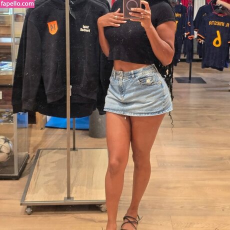 Jessica Nahomy hübsche exklusive archiv