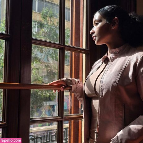 Jessica Nahomy porno galerie