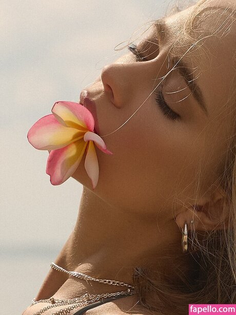 Atanasova Lera exklusive hd foto