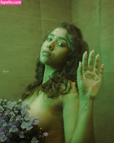 Debochan nacktheit pornostar bilder