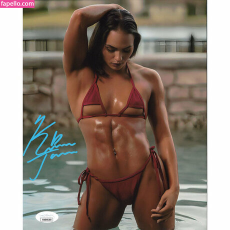 Kiana James hübsche nackte fotos