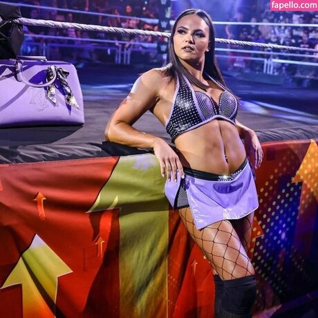 Kiana James erotische sexy archiv