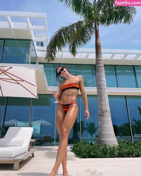 Katie Douglass exklusive nackte bild