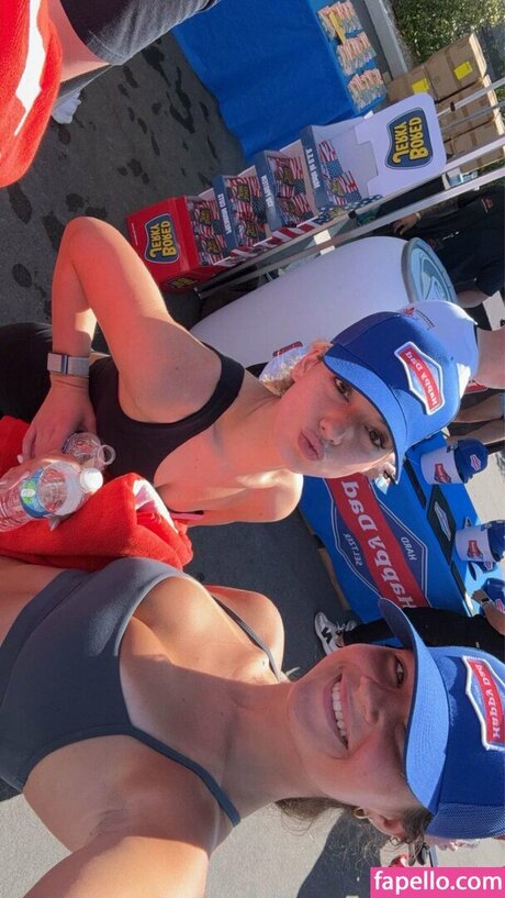 asiatische falsche titten onlyfans kunst xxx bild