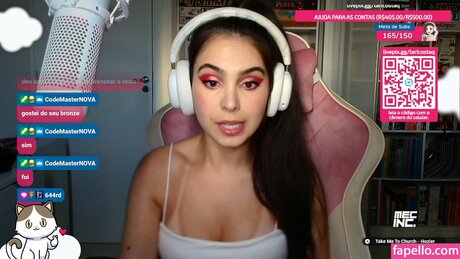 Larissa Costa top nackte foto