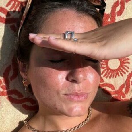 Julie Ferrat schauspielerin akt bilder