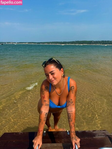 Julie Ferrat model sex bilder