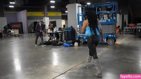 Tessa Blanchard erwachsene akt bild