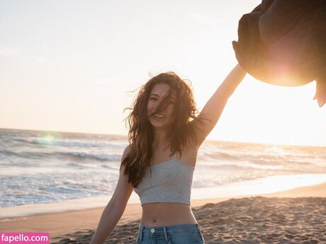 Reina Hardesty erotische galerie