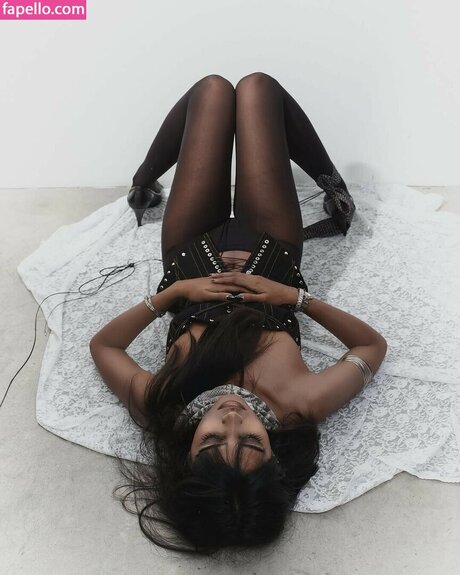 bbyg6rl schauspielerin erotische bild