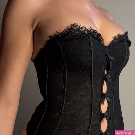 Alexis Carrington hd nacktheit bild