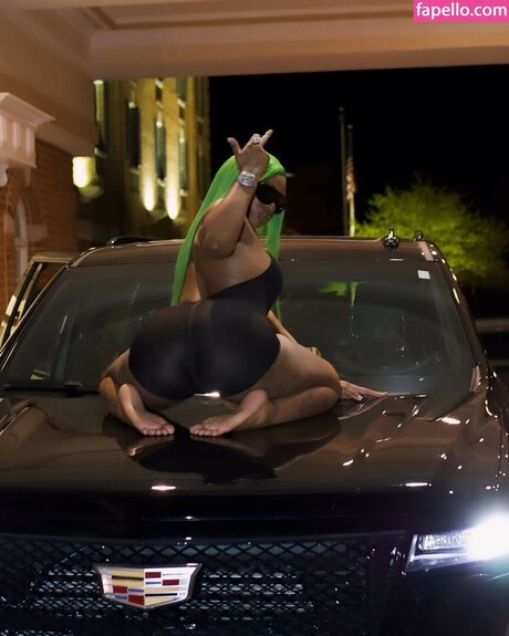 Sexxy Red nacktheit hd galerien