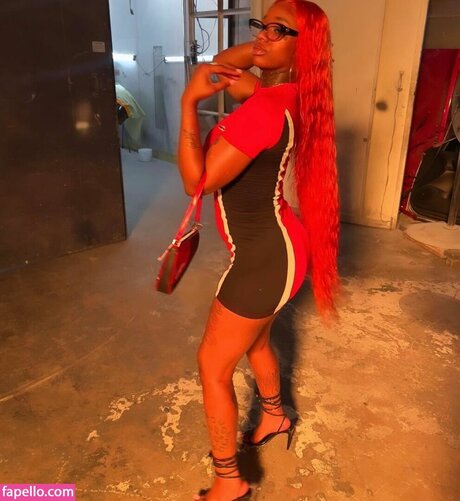 Sexxy Red hd sexy fotos