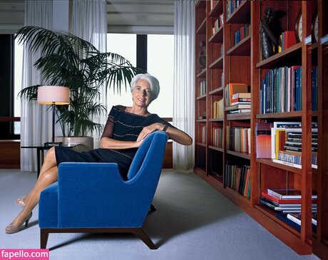 Christine Lagarde nackt schöne bild