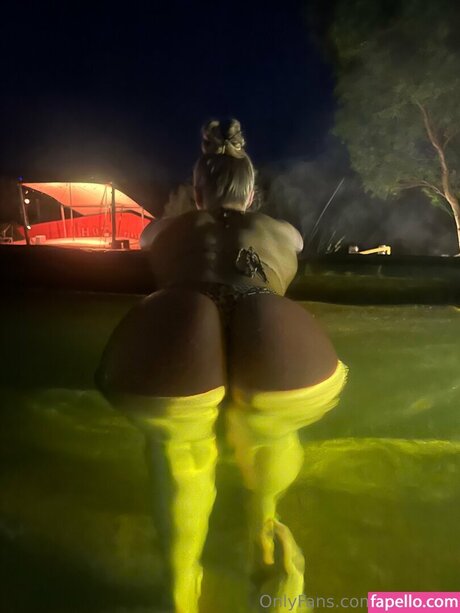 aurora fit porno nackten foto