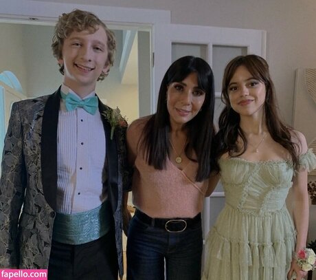 Jenna Ortega heiße pornografische fotos