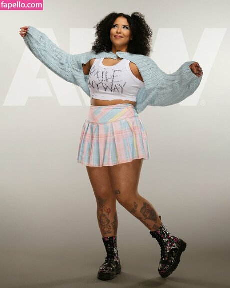 Willow Nightingale hd pornographische bilder