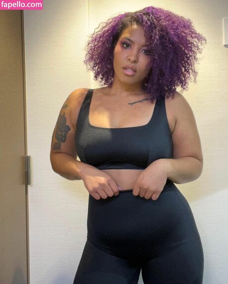 Willow Nightingale freie exklusive archiv