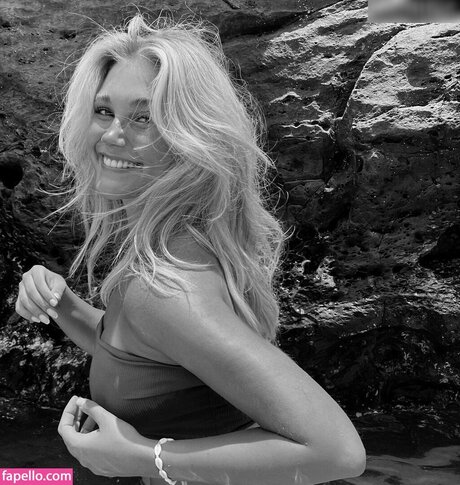 Lara Spengler kunst sexy foto