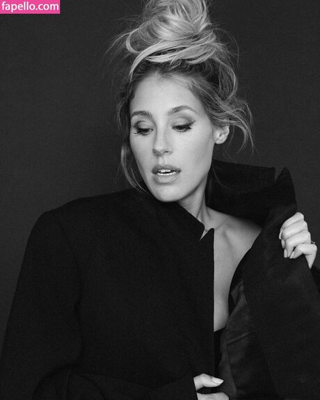 Lisa Gilroy sexy nackte archiv