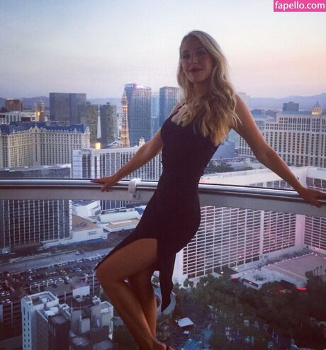 Lisa Gilroy top erotische bilder