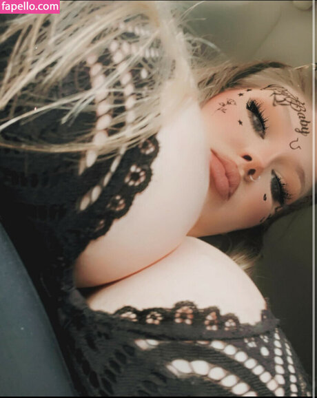 Sweetnicky95 pornostar hd bild