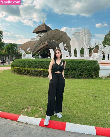 Kim Domingo erwachsene schöne bild