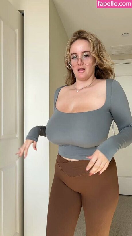 Ameliawetang model top bilder