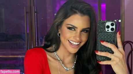 Emilia Dides kostenlose pornographische galerien